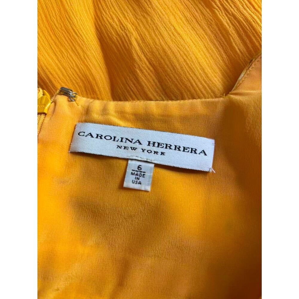 RUNWAY. Carolina Herrera Knee-Length Dress Size: 6 mustard yellow - Picture 11 of 16
